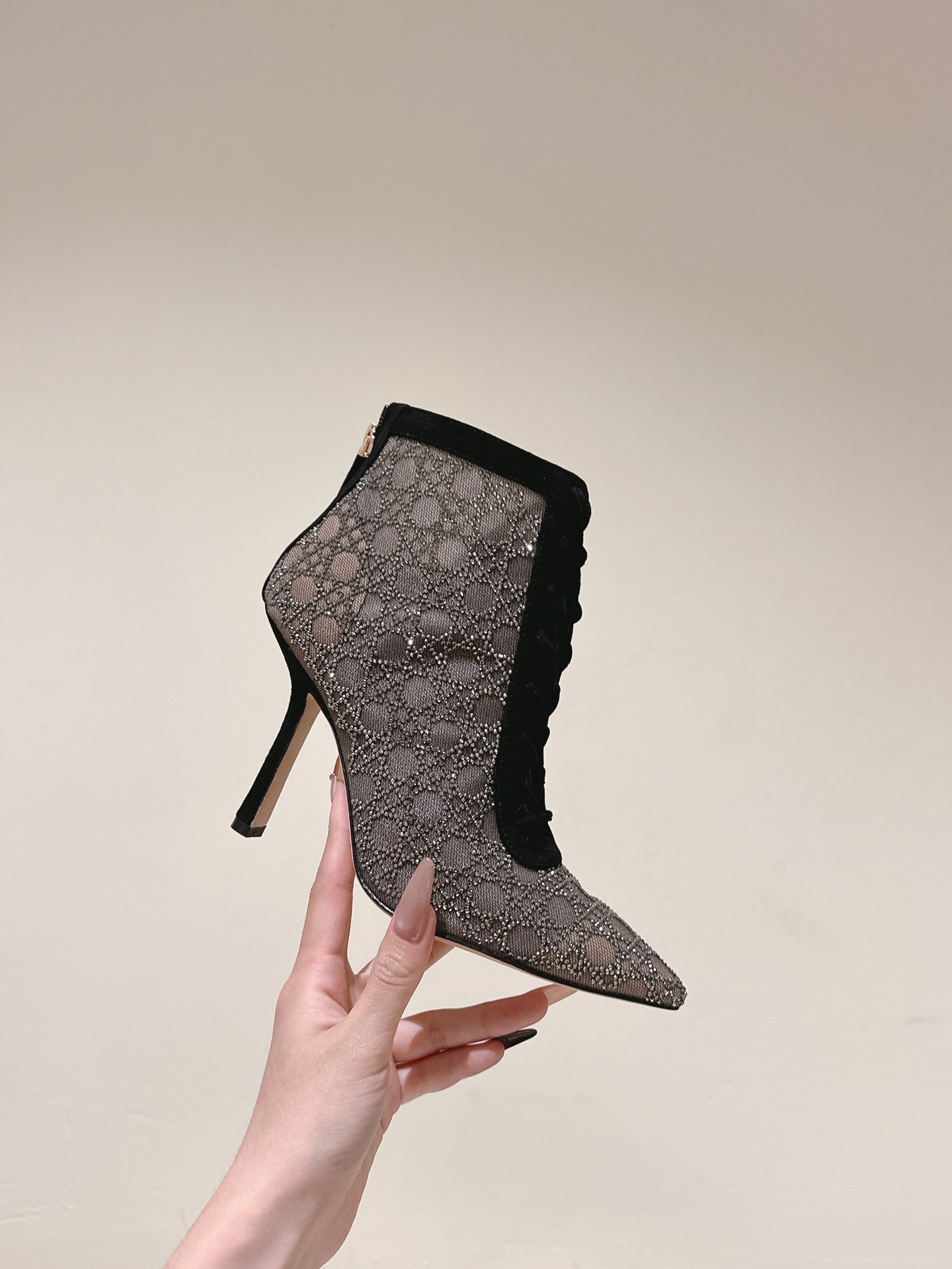 Bagsaaa D10r D-Lace ankle boots in gray mesh