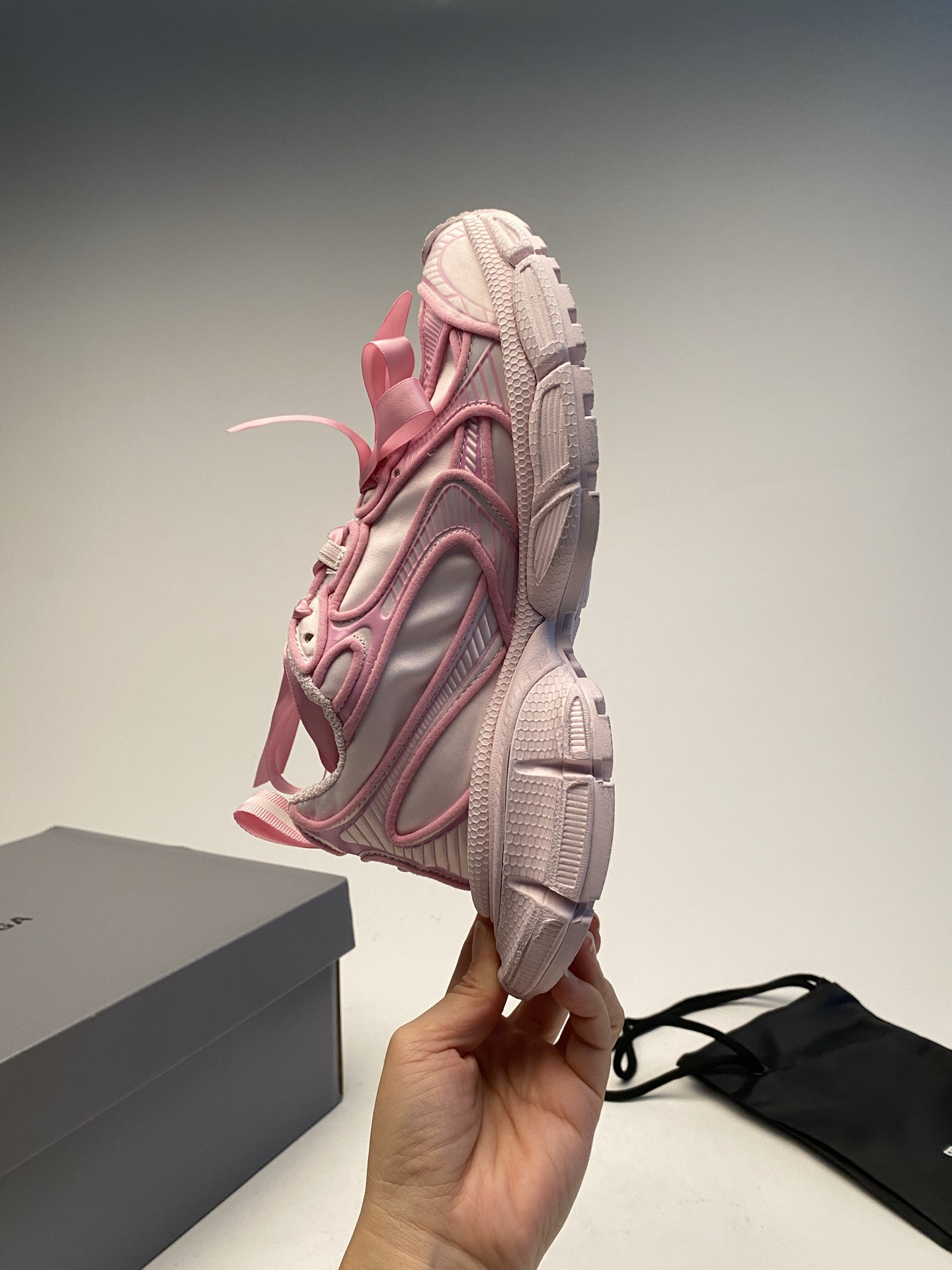 Bagsaaa Ba1en*iaga 3XL sneakers in pink with satin bows