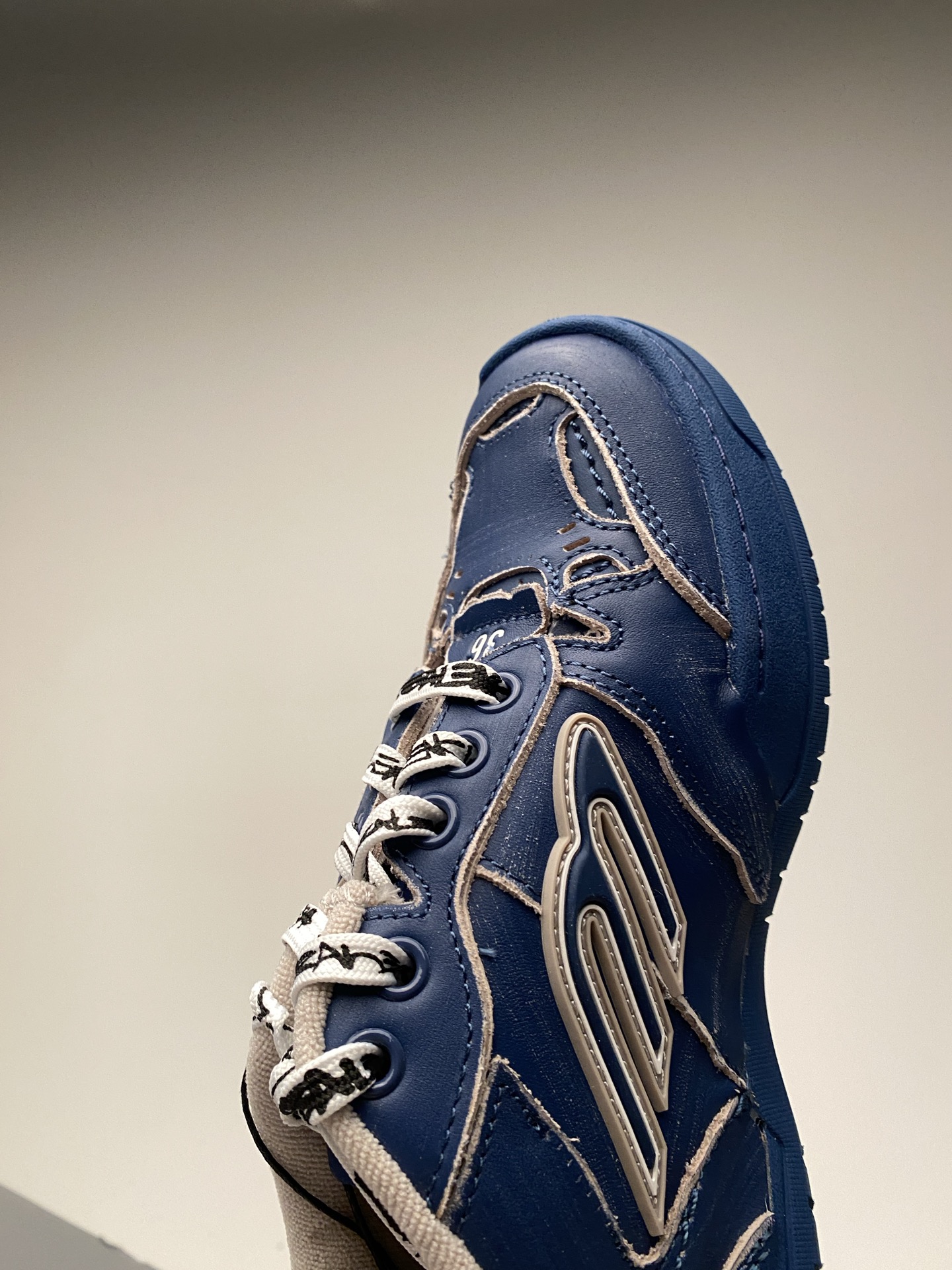 Bagsaaa Ba1en*iaga Hamptons Worn-Out sneakers in blue