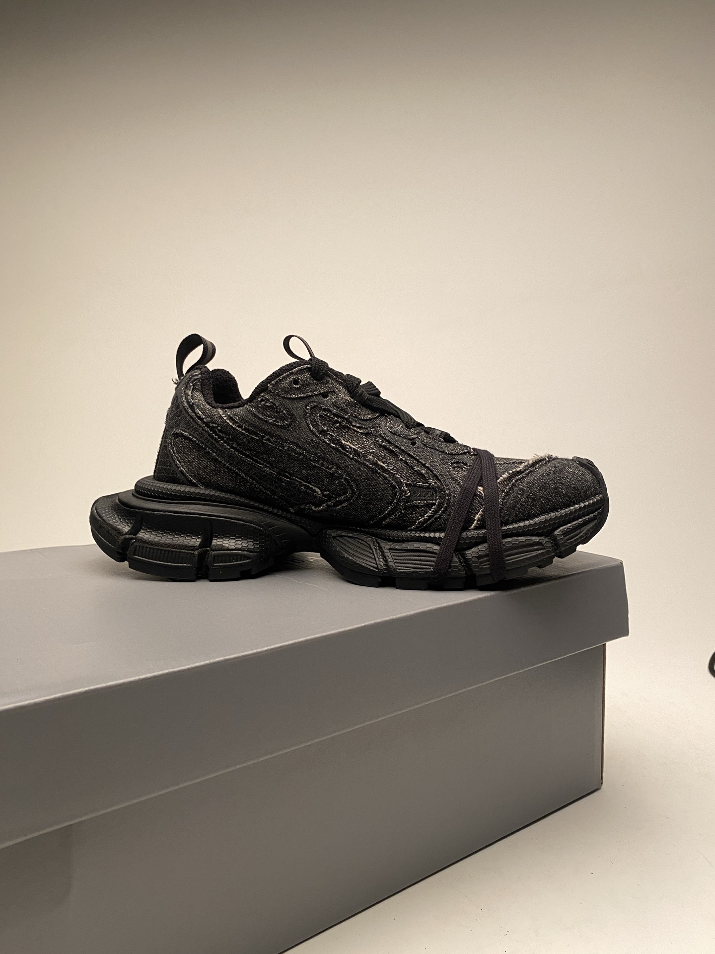 Bagsaaa Ba1en*iaga 3XL sneakers in black denim