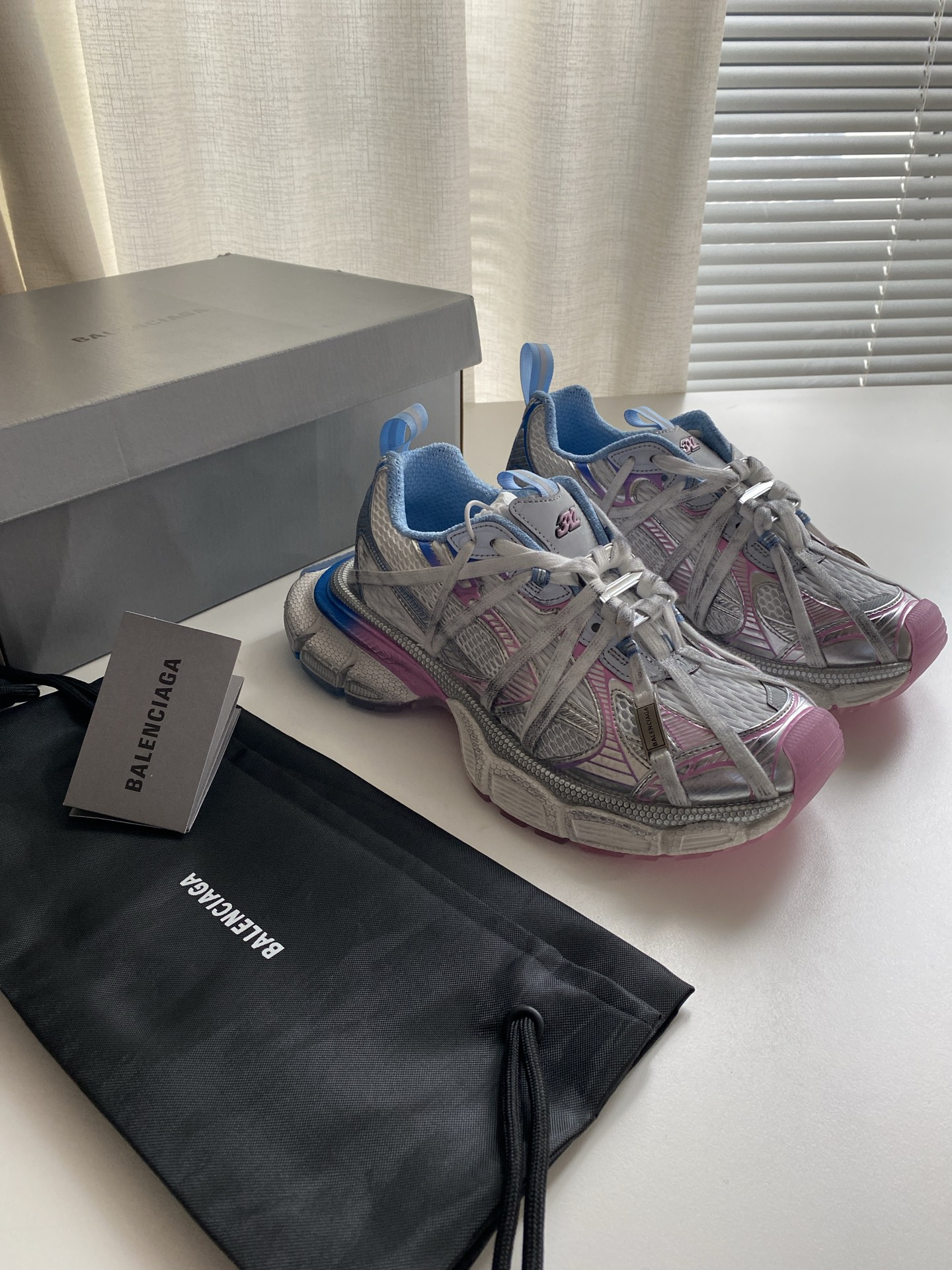 Bagsaaa Ba1en*iaga 3XL Extreme Laces B sneaker in multicolor
