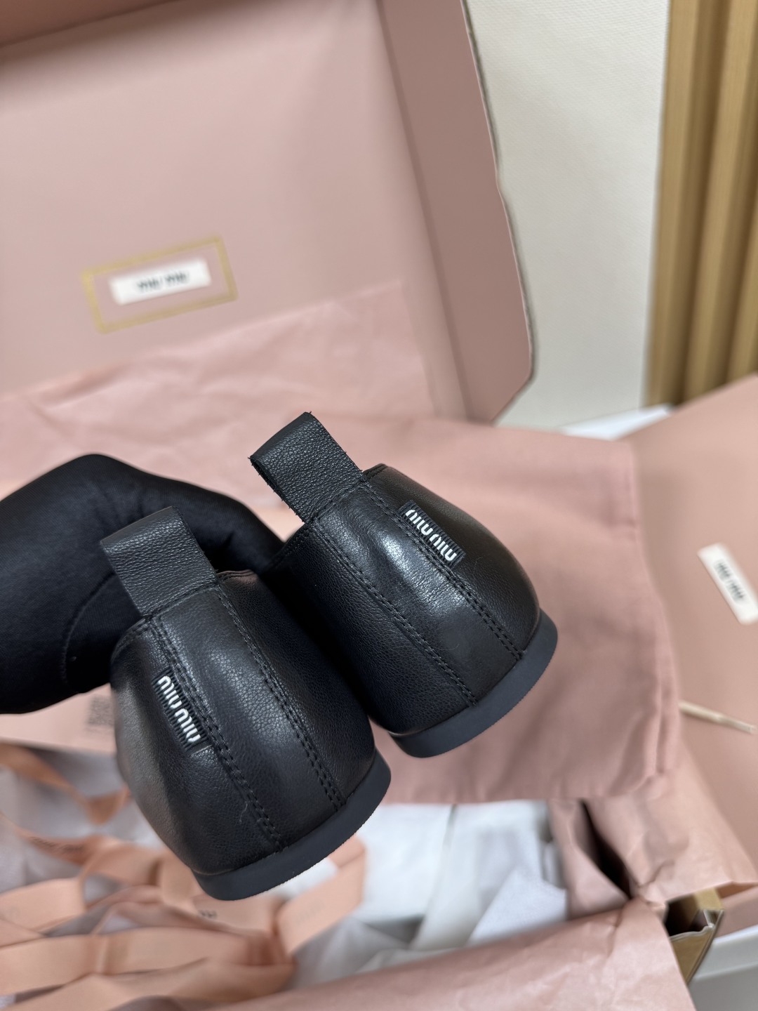 Bagsaaa Miu Miu leather ballerina shoes black