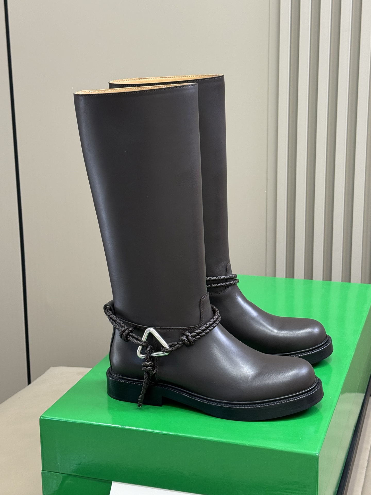 Bagsaaa B0tt*ga Ven*ta knee-high boots black