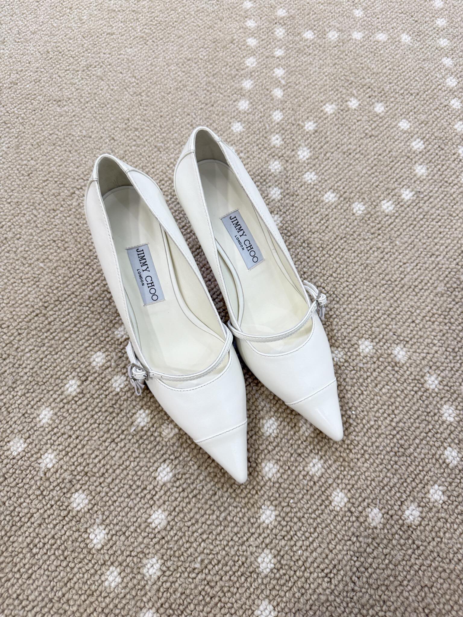 Bagsaaa J1m*y Ch00 pumps in white