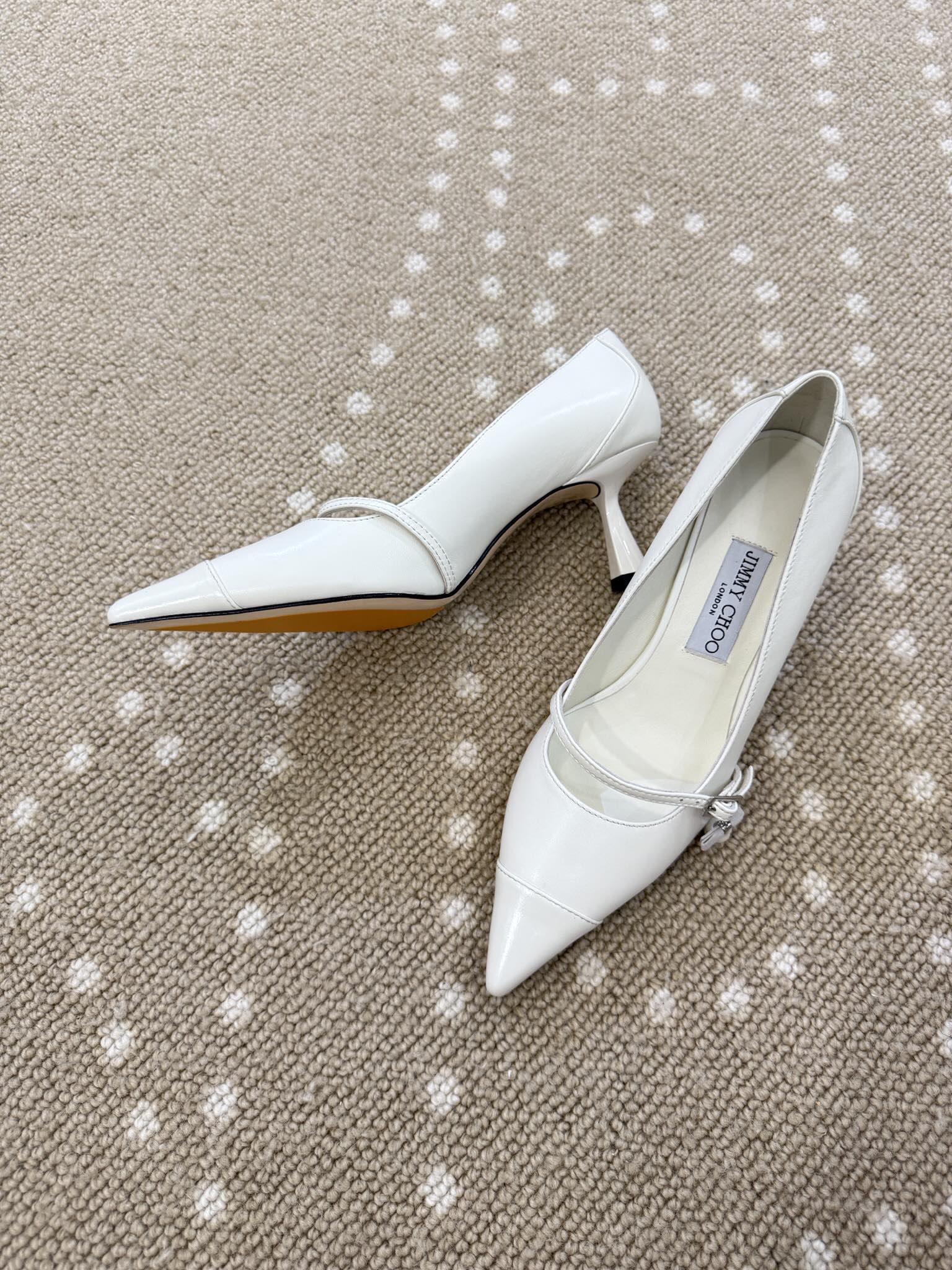 Bagsaaa J1m*y Ch00 pumps in white