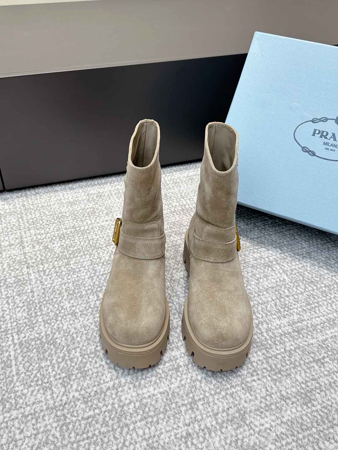 Bagsaaa Pra*a Monolith boots in beige suede