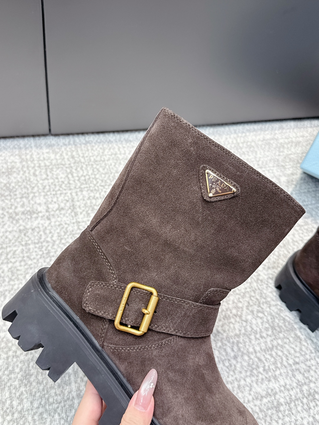 Bagsaaa Pra*a Monolith boots in brown suede