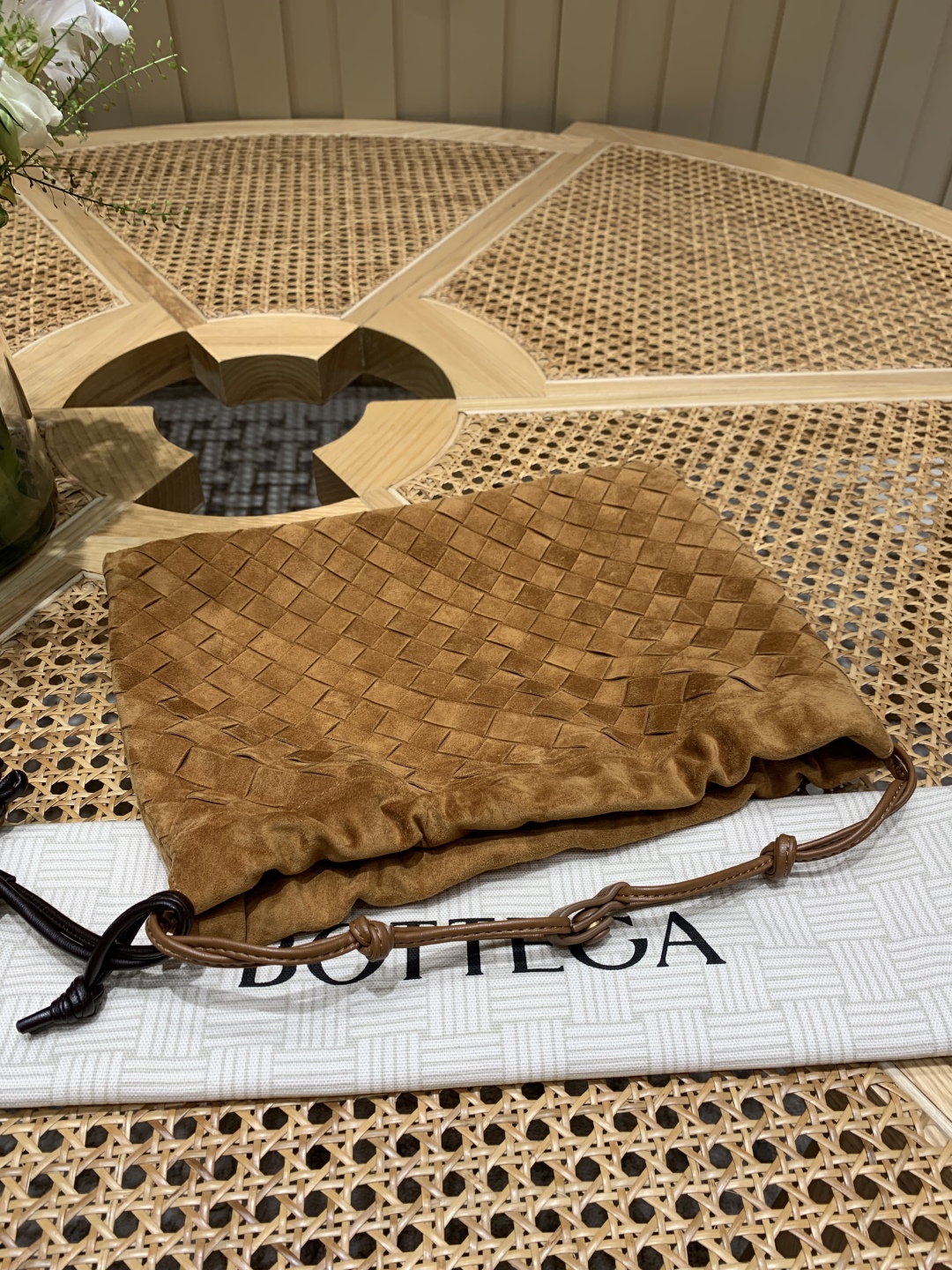 Bagsaaa B0tt*ga Ven*ta Dustbag 796728 brown suede - 32cm