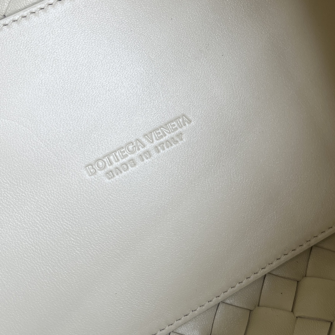 Bagsaaa B0tt*ga Ven*ta Parachute 835921 sea salt - 30cm