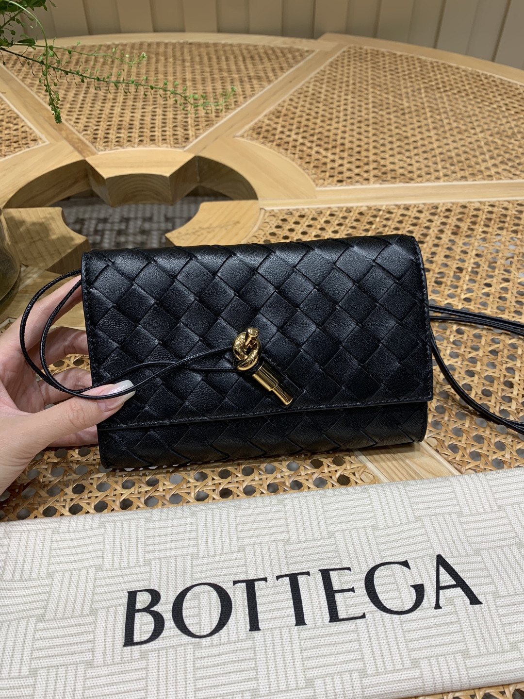 Bagsaaa B0tt*ga Ven*ta Andiamo Pouch 836940 black - 19cm