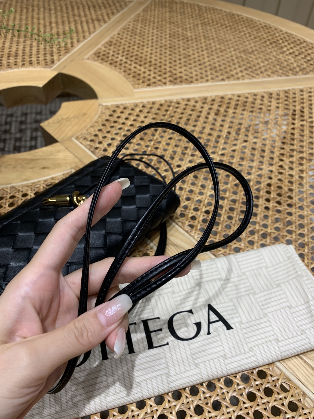 Bagsaaa B0tt*ga Ven*ta Andiamo Pouch 836940 black - 19cm