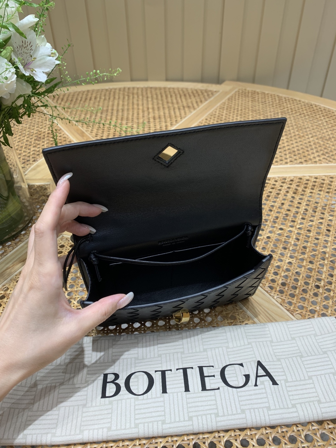 Bagsaaa B0tt*ga Ven*ta Andiamo Pouch 836940 black - 19cm