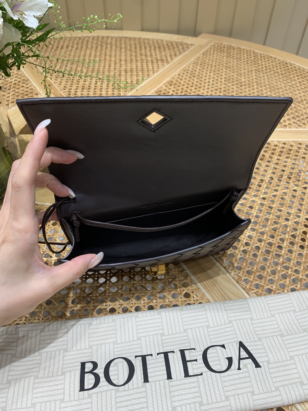 Bagsaaa B0tt*ga Ven*ta Andiamo Pouch 836940 fondant - 19cm