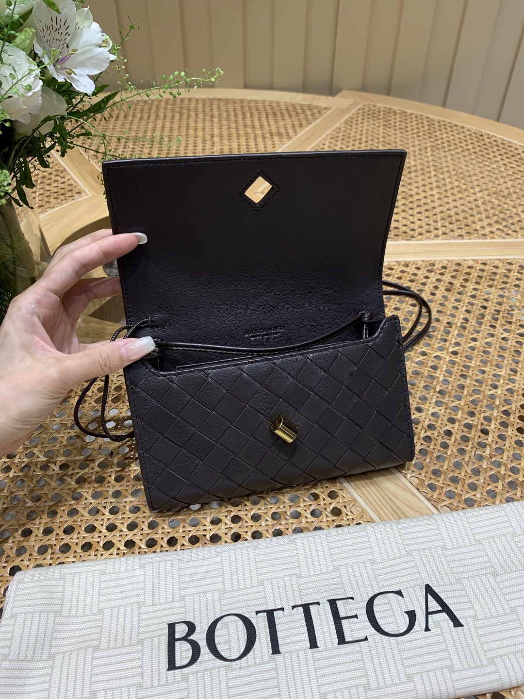 Bagsaaa B0tt*ga Ven*ta Andiamo Pouch 836940 fondant - 19cm