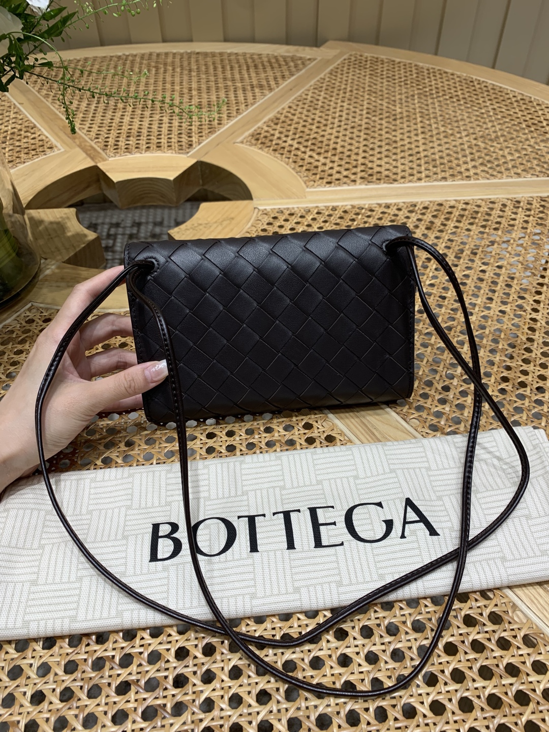 Bagsaaa B0tt*ga Ven*ta Andiamo Pouch 836940 fondant - 19cm