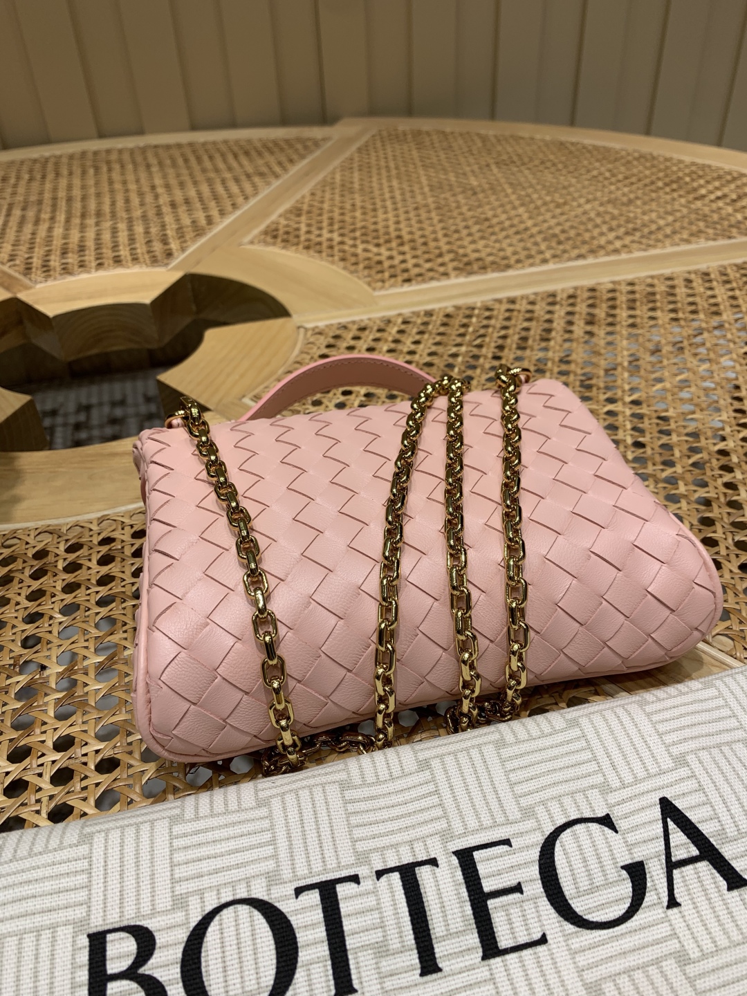 Bagsaaa B0tt*ga Ven*ta Small Soft Vanity 843800 pink - 19 cm