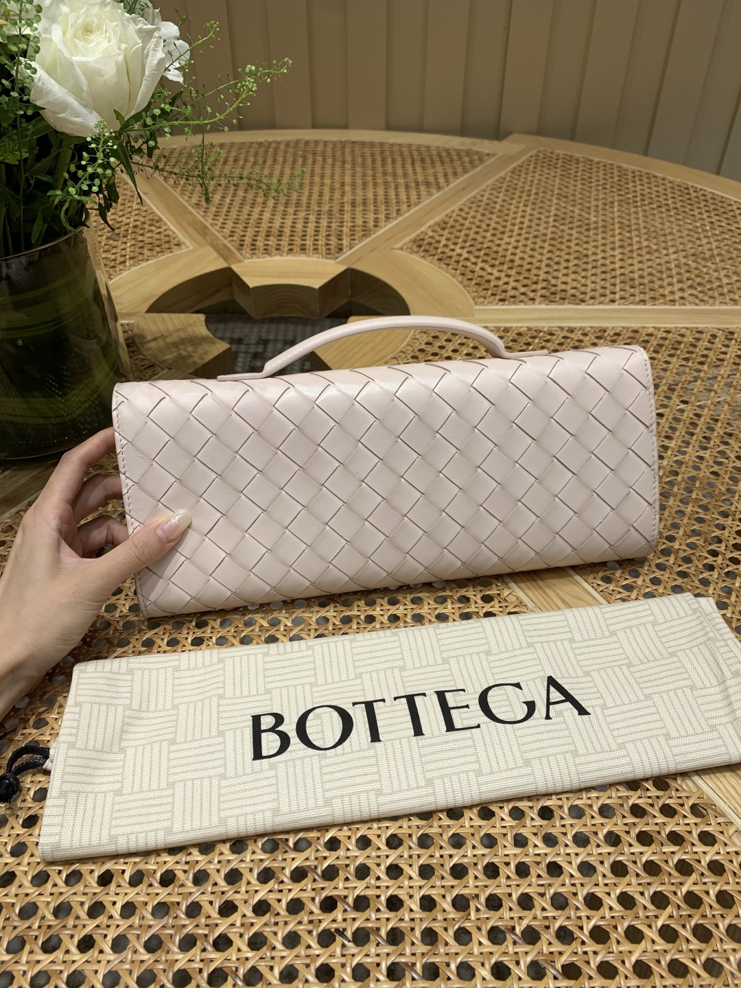 Bagsaaa B0tt*ga Ven*ta Andiamo Clutch Seashell 836810 - 31cm
