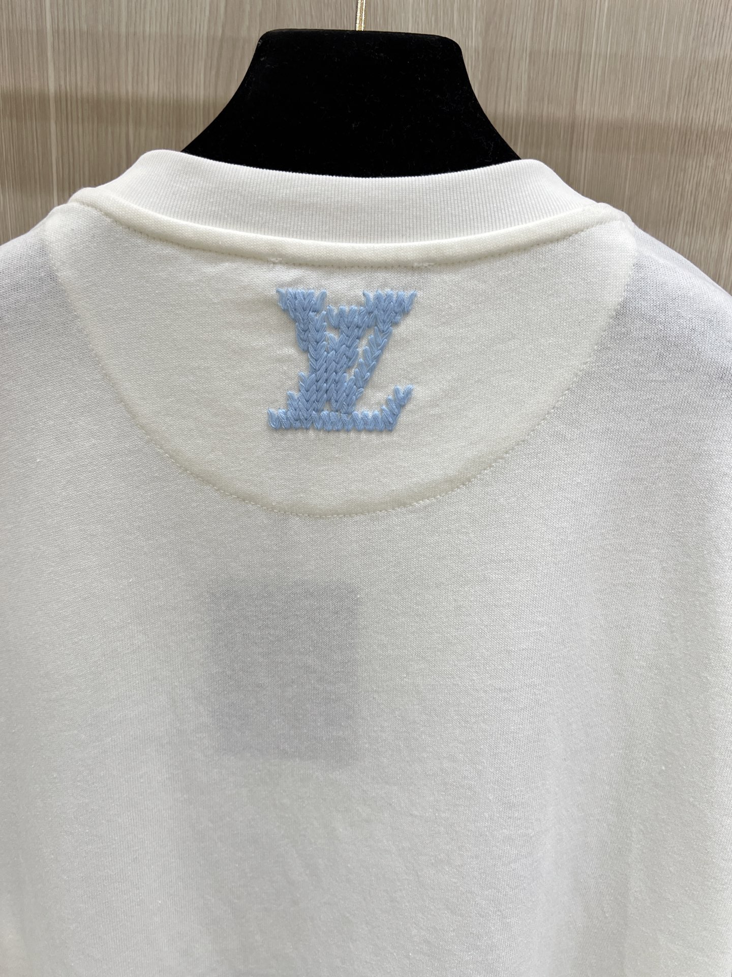 Bagsaaa L0vis Vvtt0n Embroidered Signature T-Shirt in white