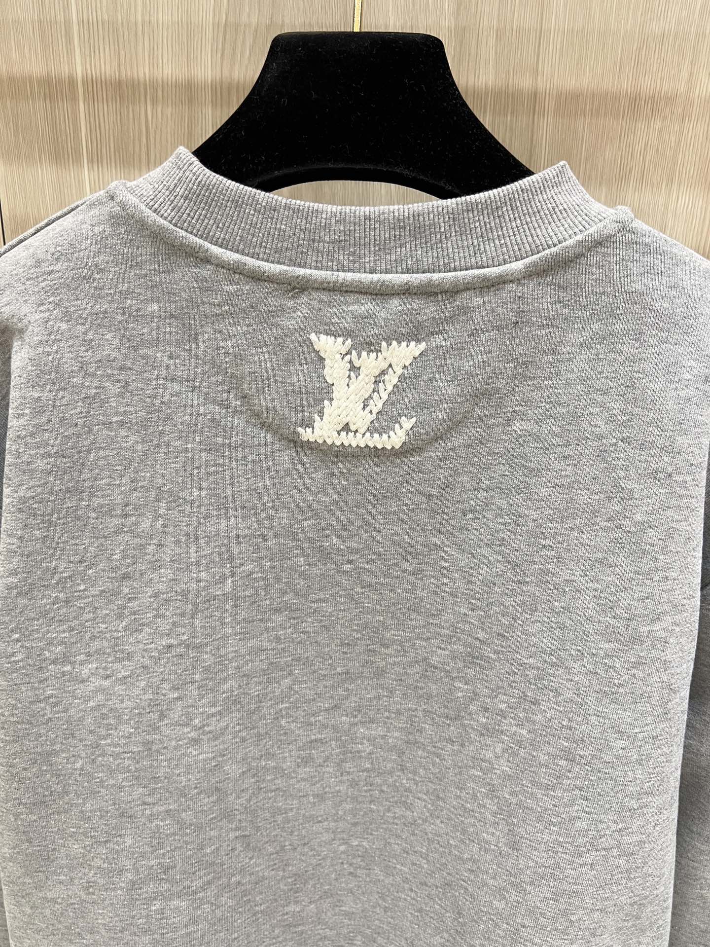 Bagsaaa L0vis Vvtt0n Embroidered Signature Sweatshirt gray