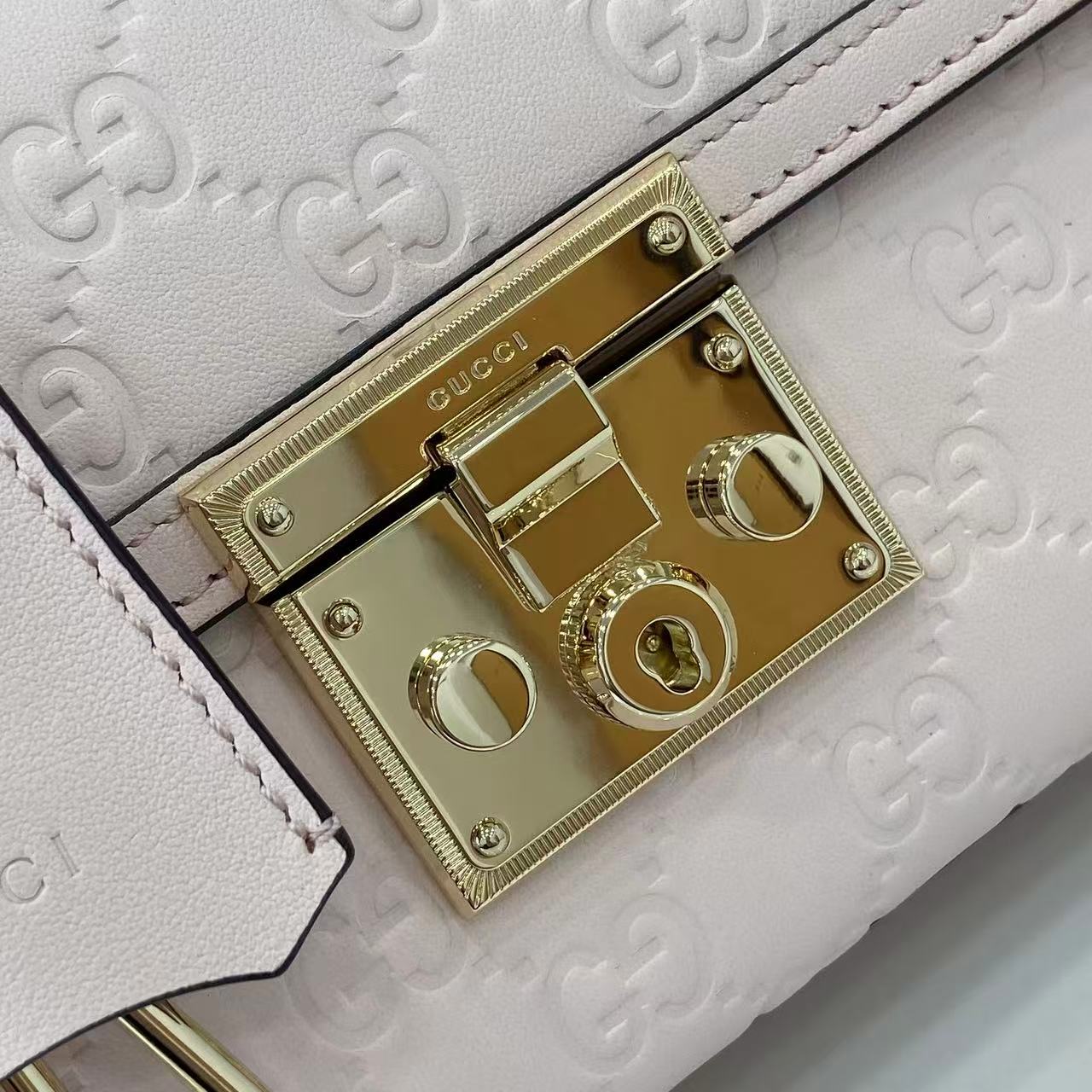 Bagsaaa Gvc*1 Padlock small top handle bag 848884 light pink - 20cm