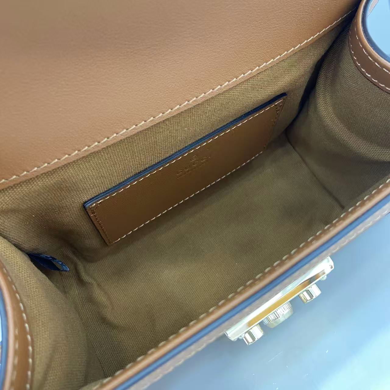 Bagsaaa Gvc*1 Padlock small top handle bag 848884 brown - 20cm