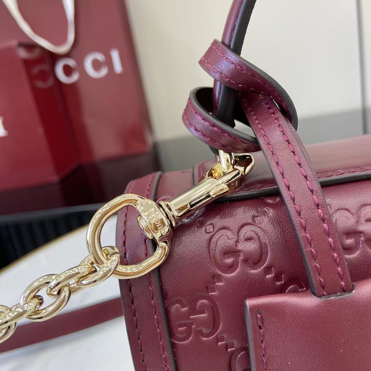 Bagsaaa Gvc*1 Padlock small top handle bag 848884 red - 20cm