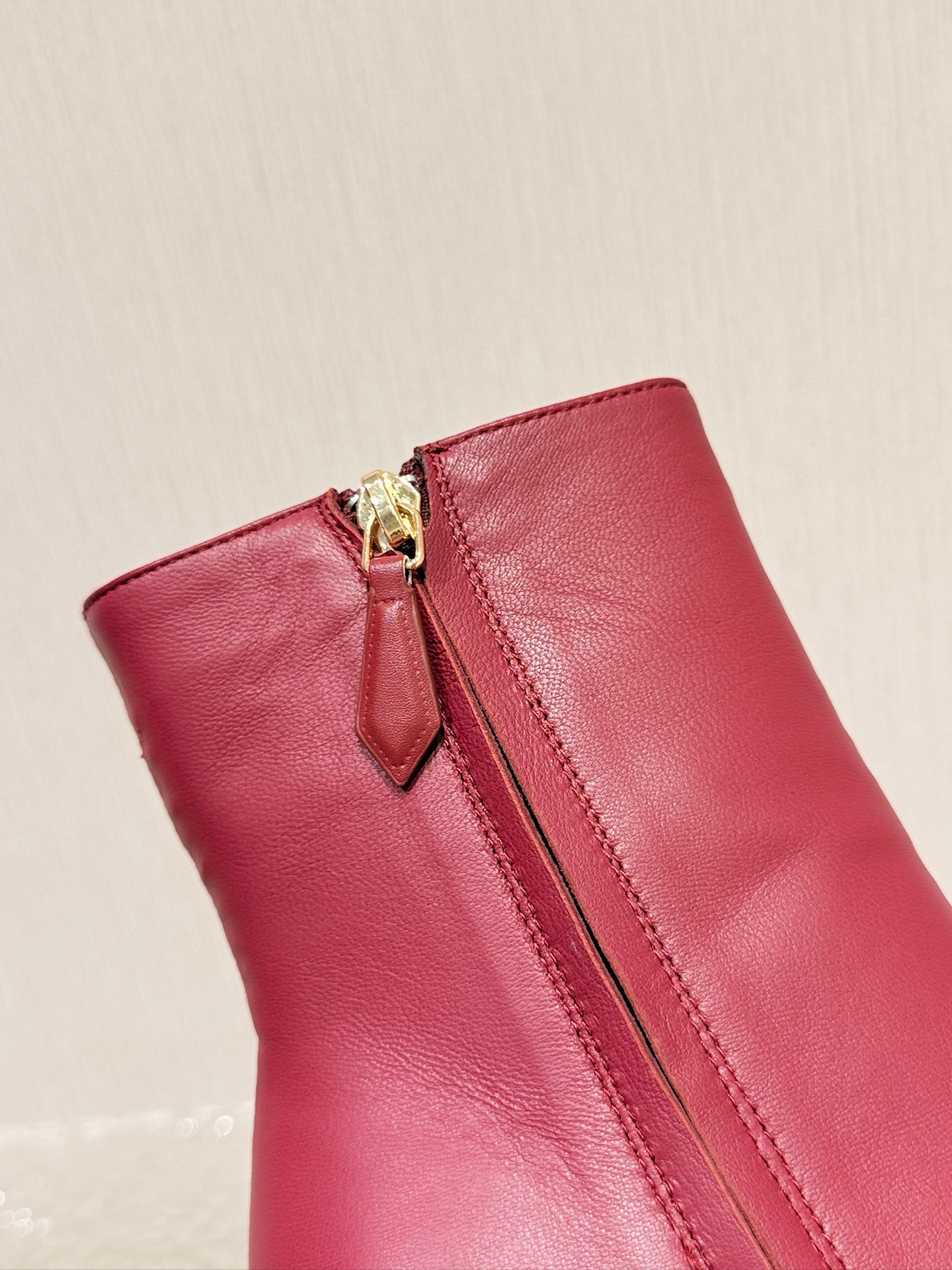 Bagsaaa Miu Miu Nappa leather boots with buckle red