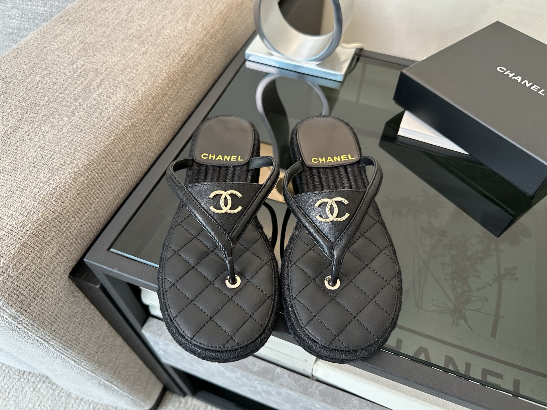 Bagsaaa Ch**el Coco Beach 2025 collection thongs in black
