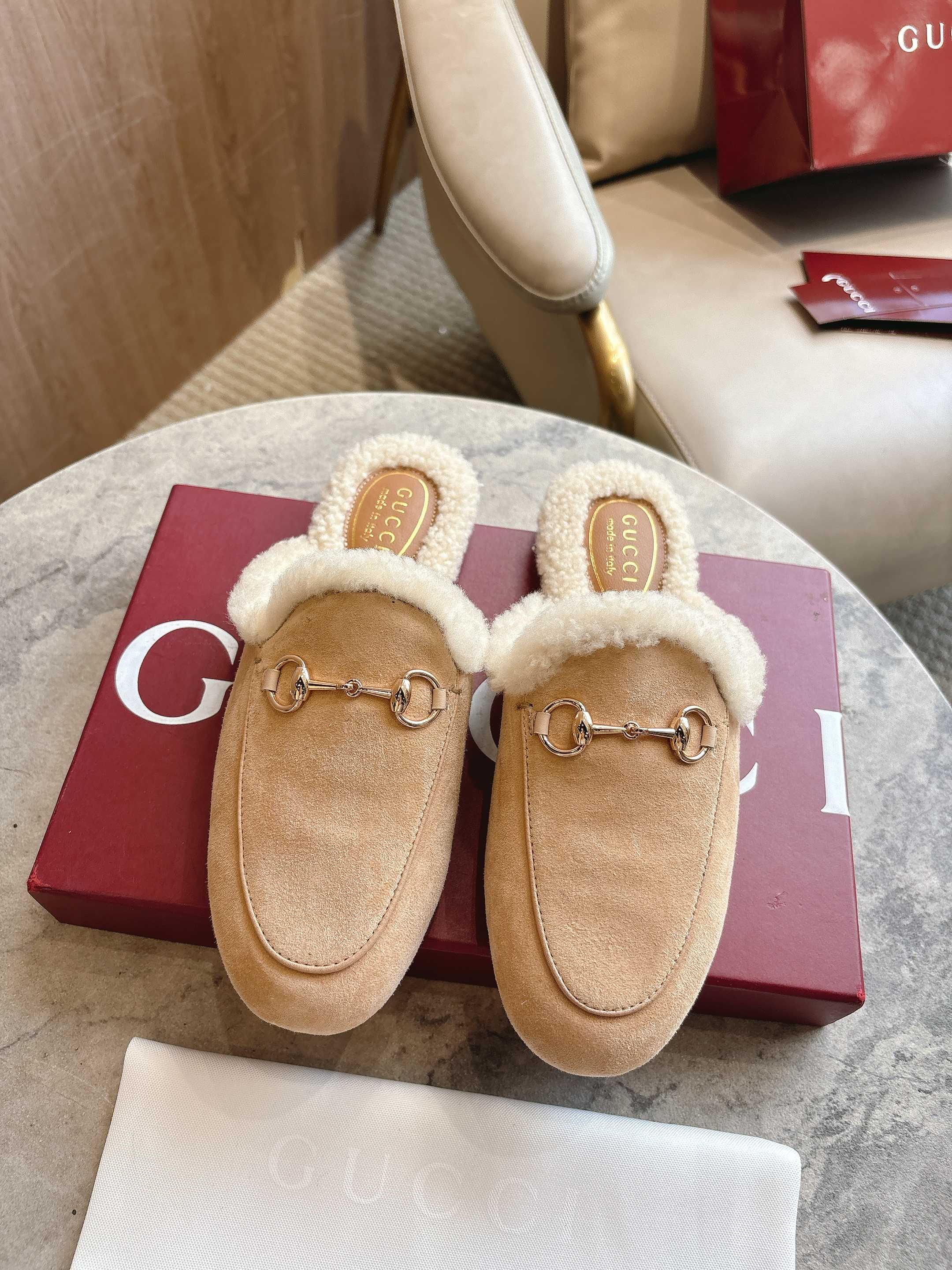 Bagsaaa Gvc*1 Women's Princetown slipper beige suede