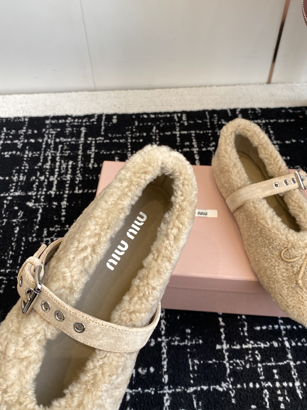 Bagsaaa Miu Miu Shearling Mary Jane Ballerina Flats beige