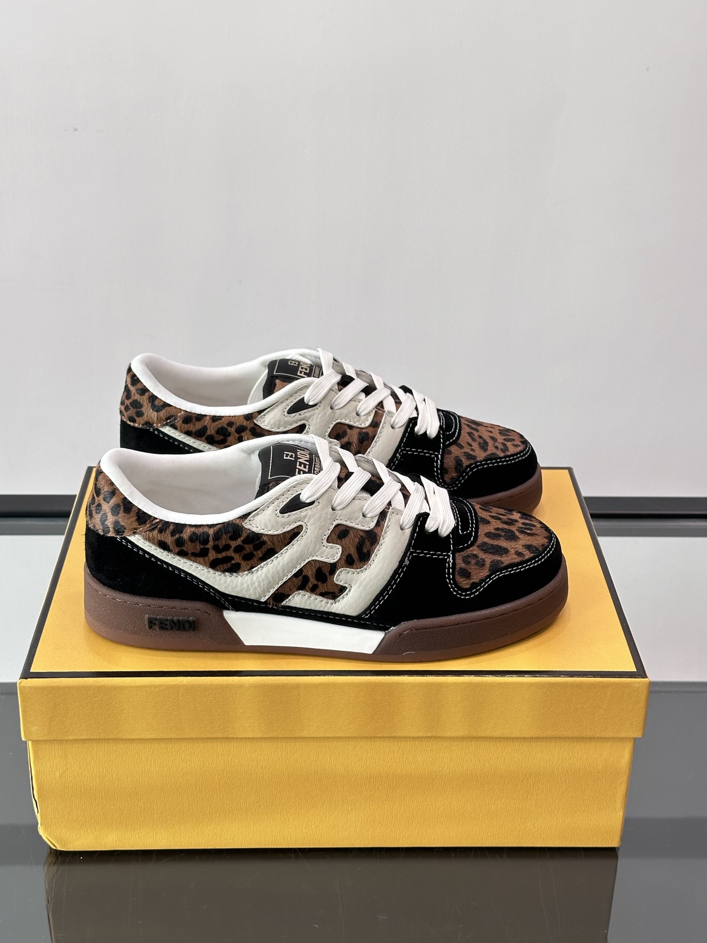 Bagsaaa F**di Match Low-top platform in multicolor cavallino calfskin and suede