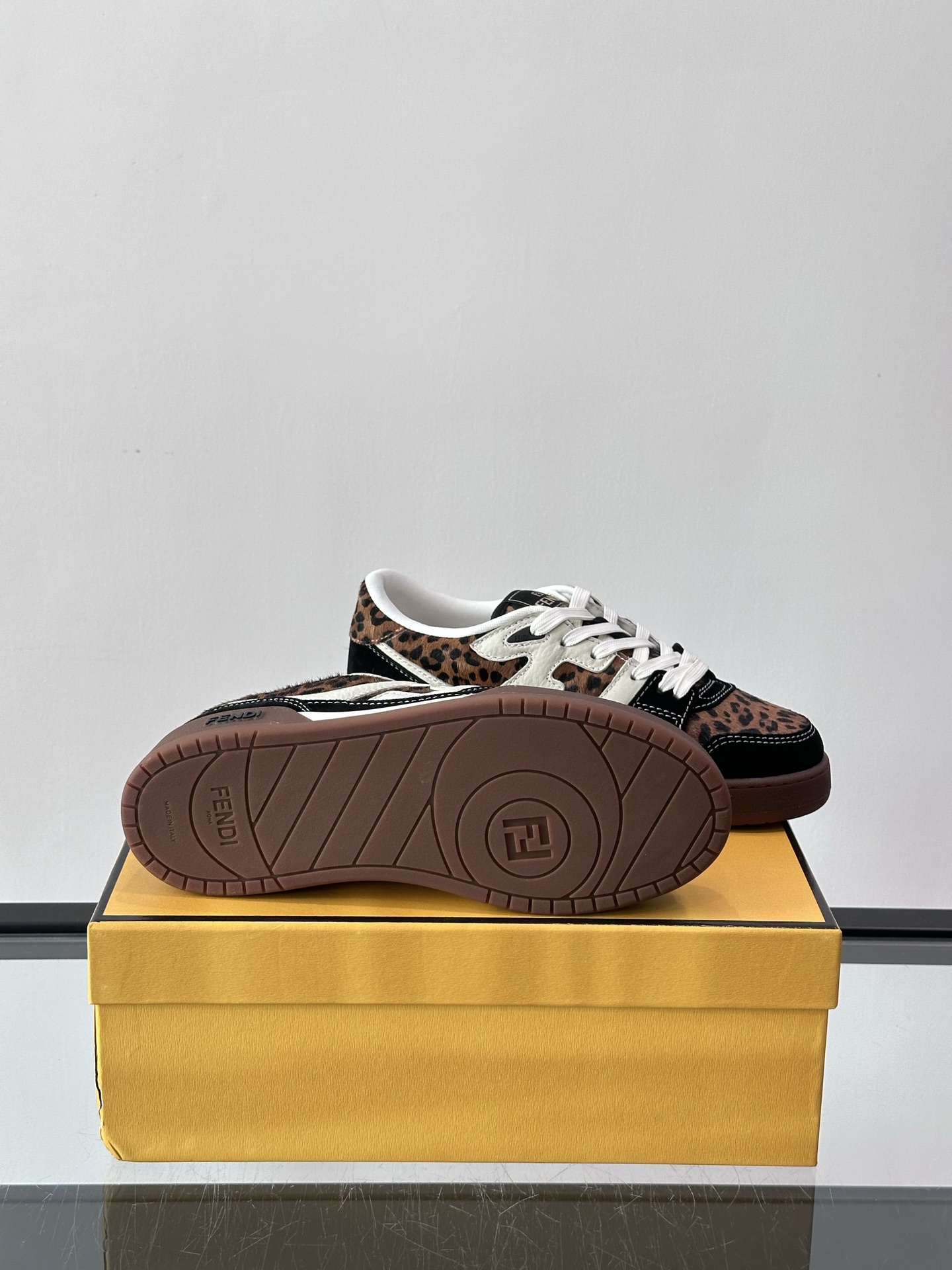 Bagsaaa F**di Match Low-top platform in multicolor cavallino calfskin and suede
