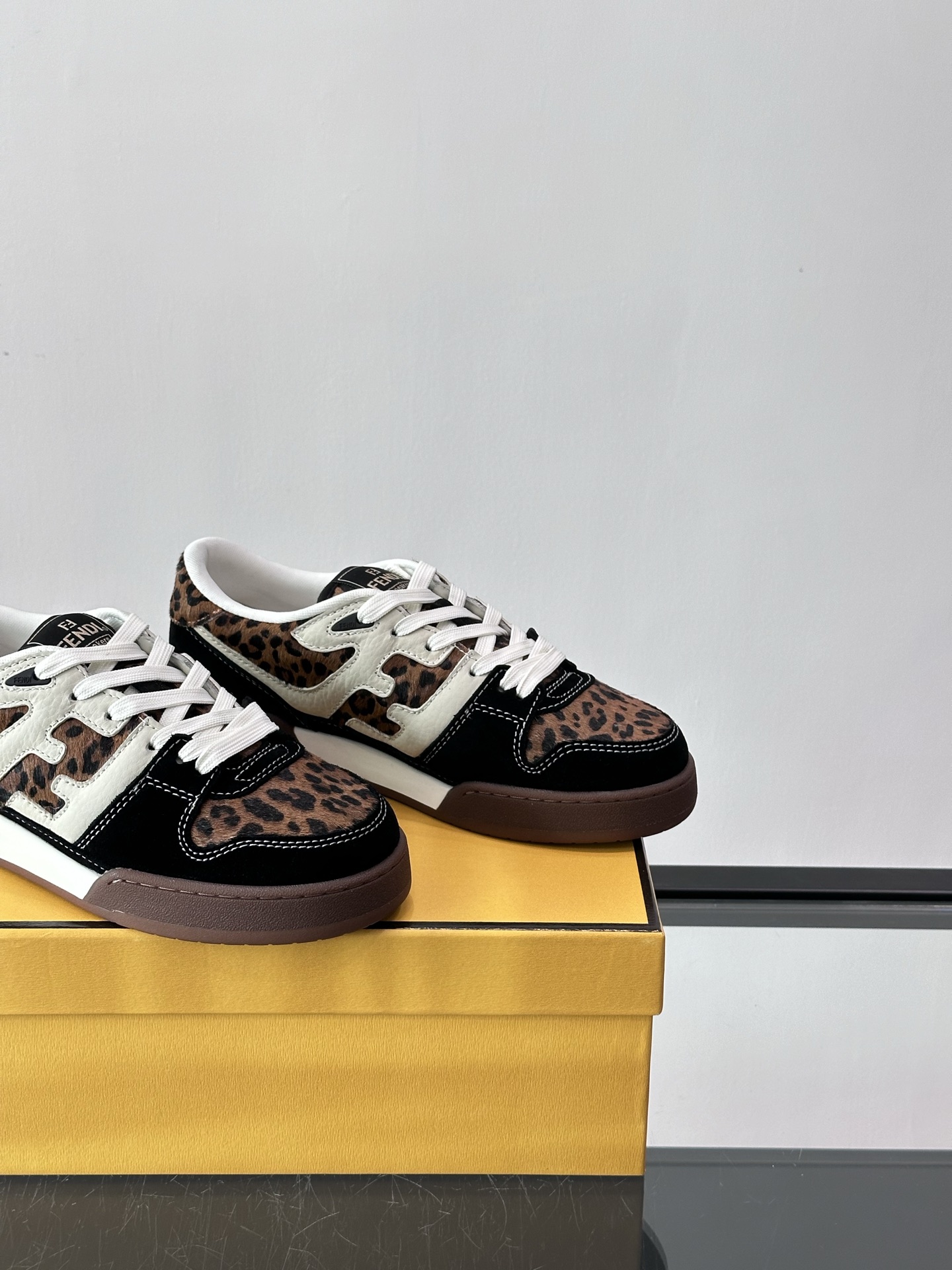 Bagsaaa F**di Match Low-top platform in multicolor cavallino calfskin and suede