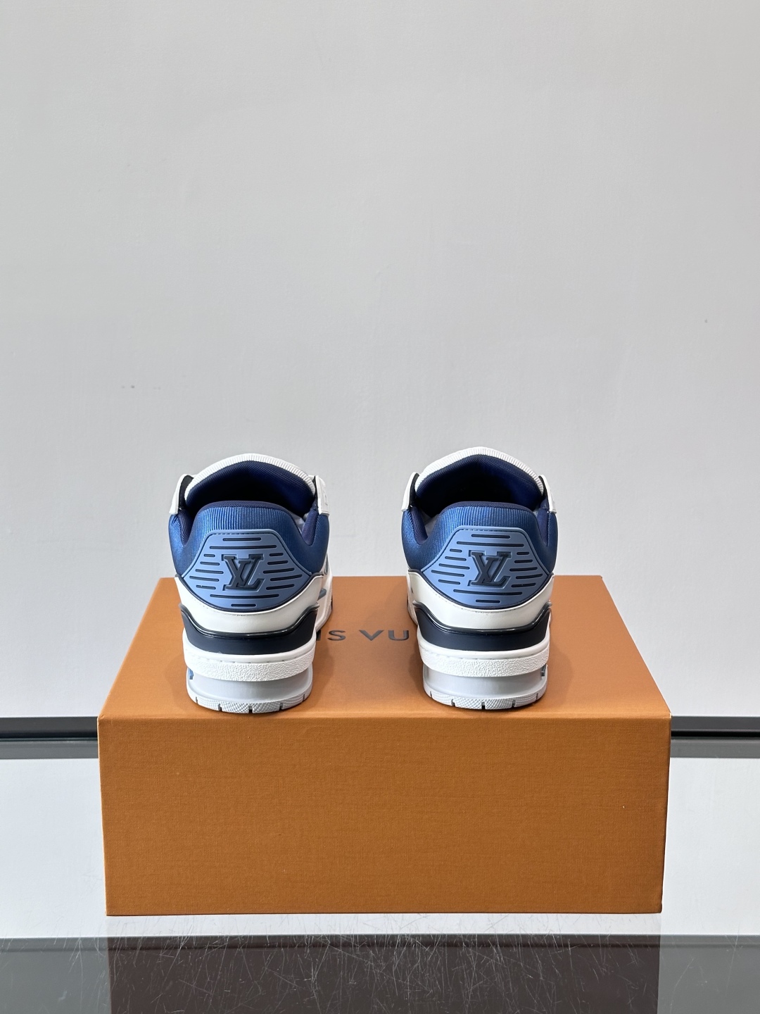 Bagsaaa LV Trainer Sneaker white & blue