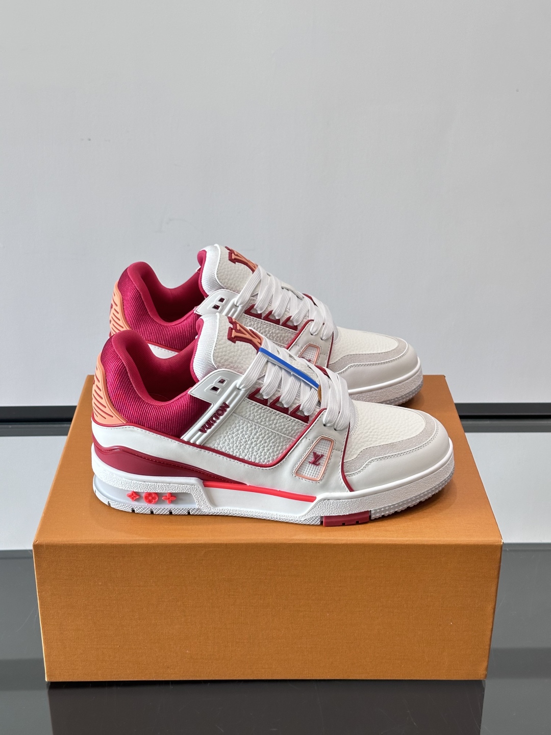 Bagsaaa LV Trainer Sneaker white & red