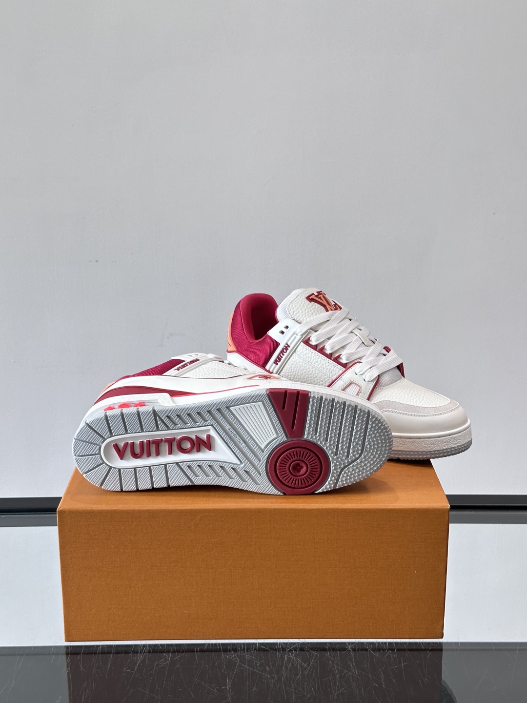 Bagsaaa LV Trainer Sneaker white & red