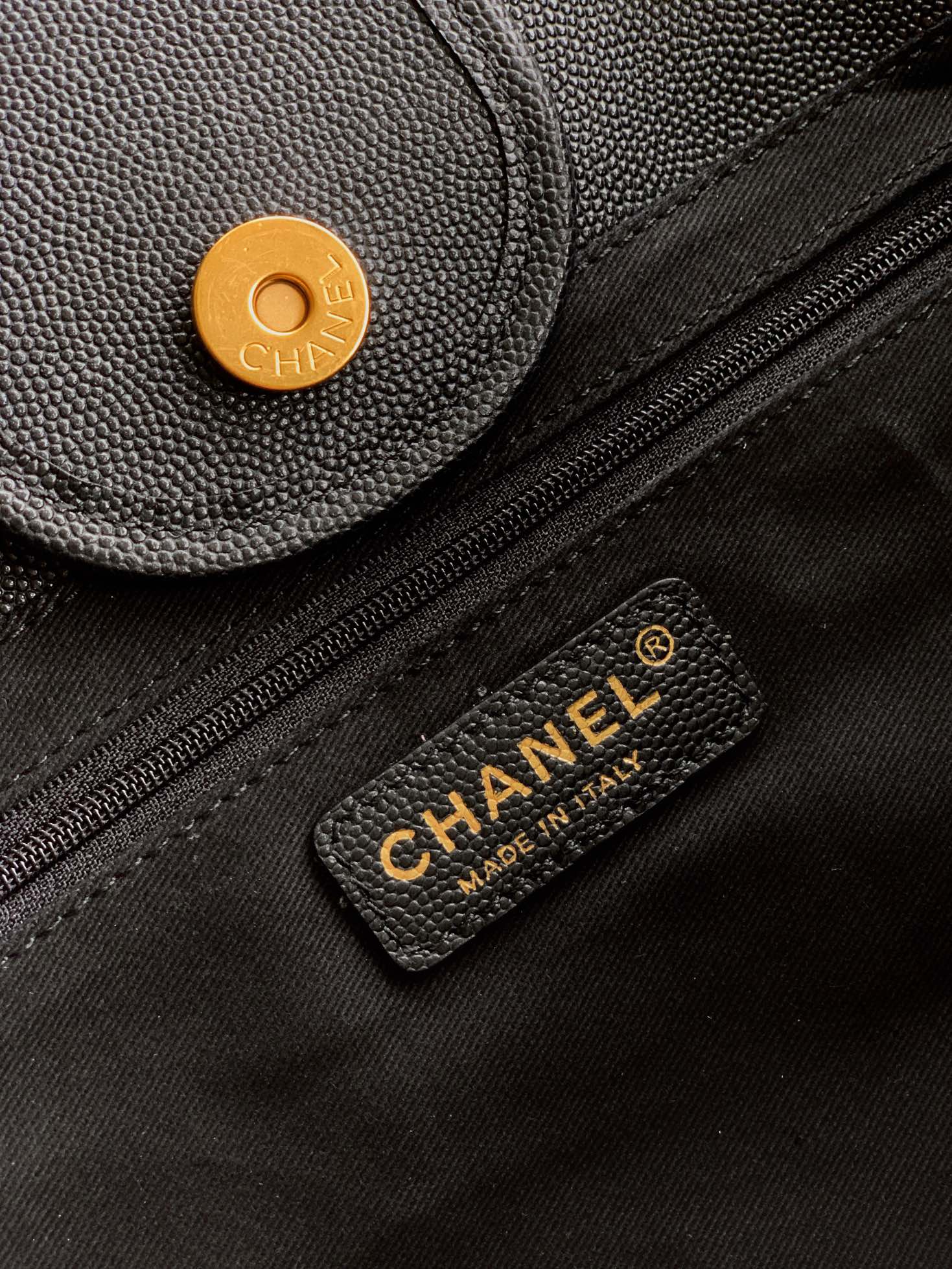 Bagsaaa Ch**el Deauville tote bag in calfskin leather black