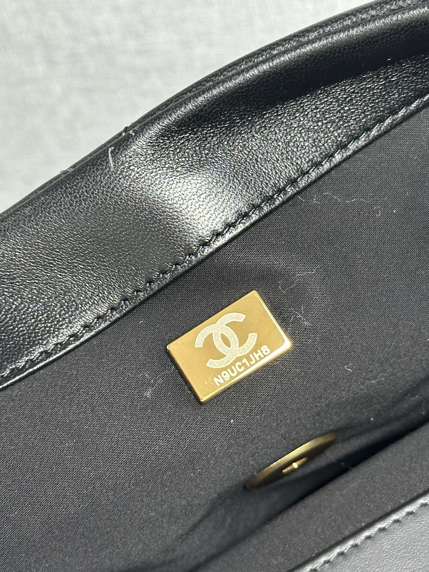 Bagsaaa Ch**el Quilted Iridescent Calfskin Leather Jumbo Bag black - 45cm