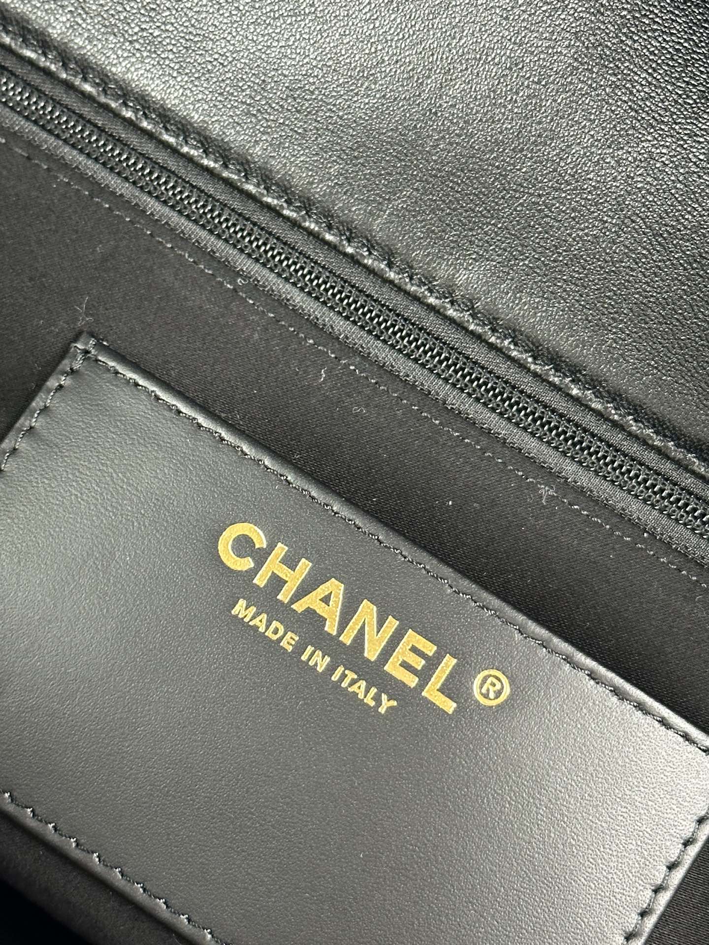 Bagsaaa Ch**el Quilted Iridescent Calfskin Leather Jumbo Bag black - 45cm