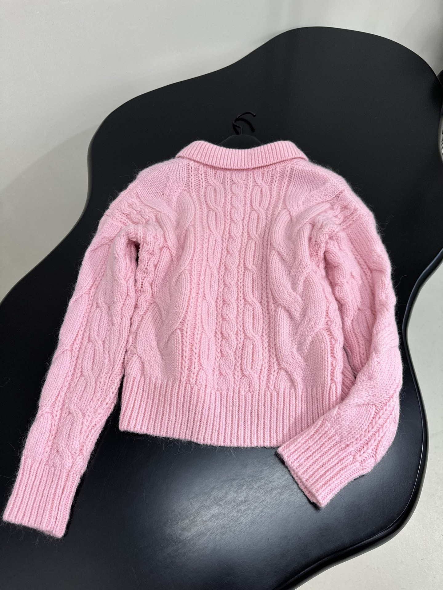 Bagsaaa Ce1i*e pink cable-knit polo sweater