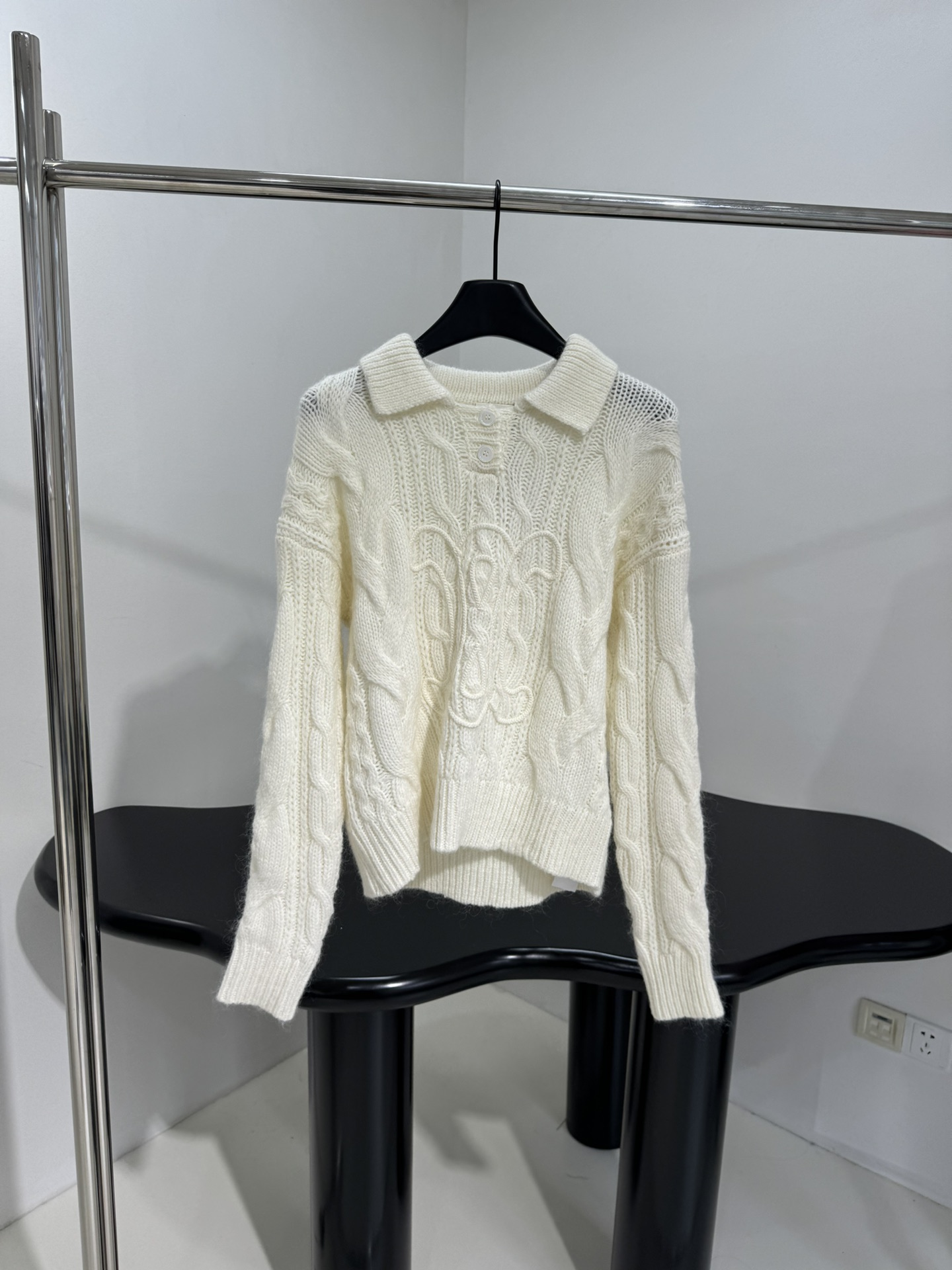Bagsaaa Ce1i*e cream cable-knit polo sweater