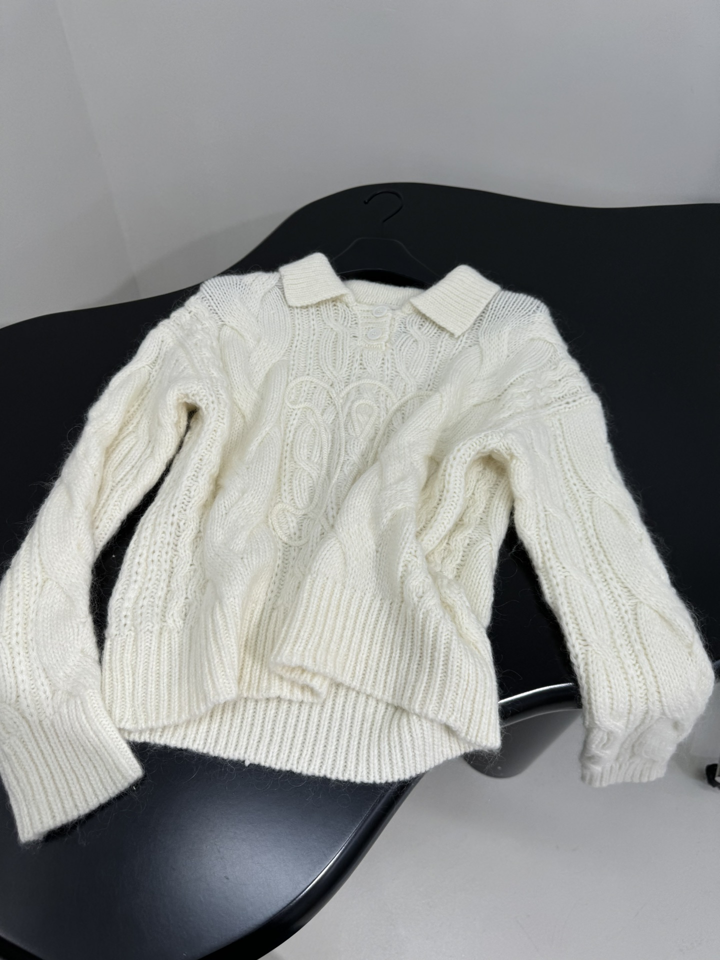 Bagsaaa Ce1i*e cream cable-knit polo sweater