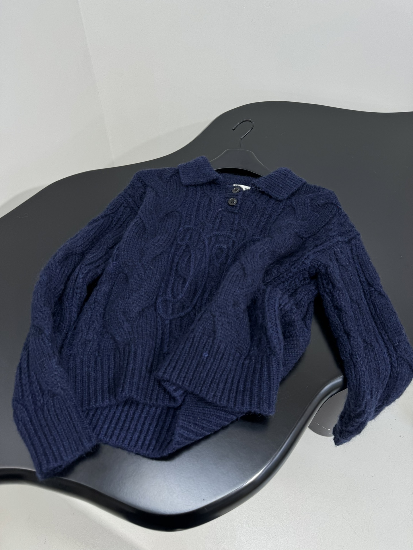 Bagsaaa Ce1i*e navy blue cable-knit polo sweater