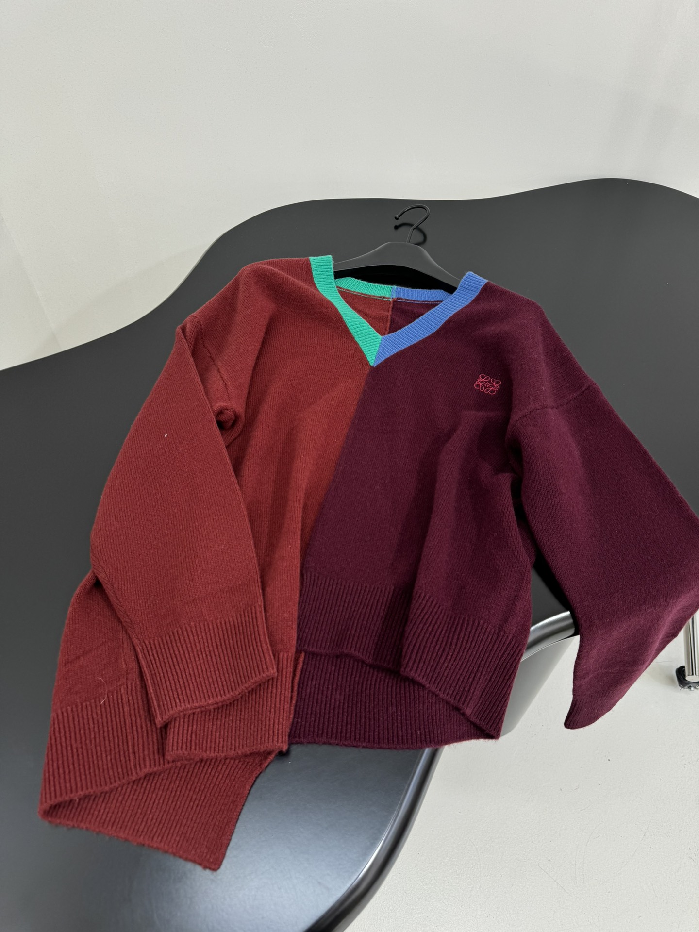 Bagsaaa L0ew* Anagram Asymmetric Wool-Blend Sweater in burgundy