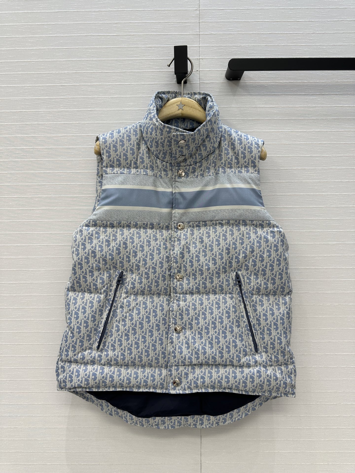 Bagsaaa D10r Oblique puffer vest light gray