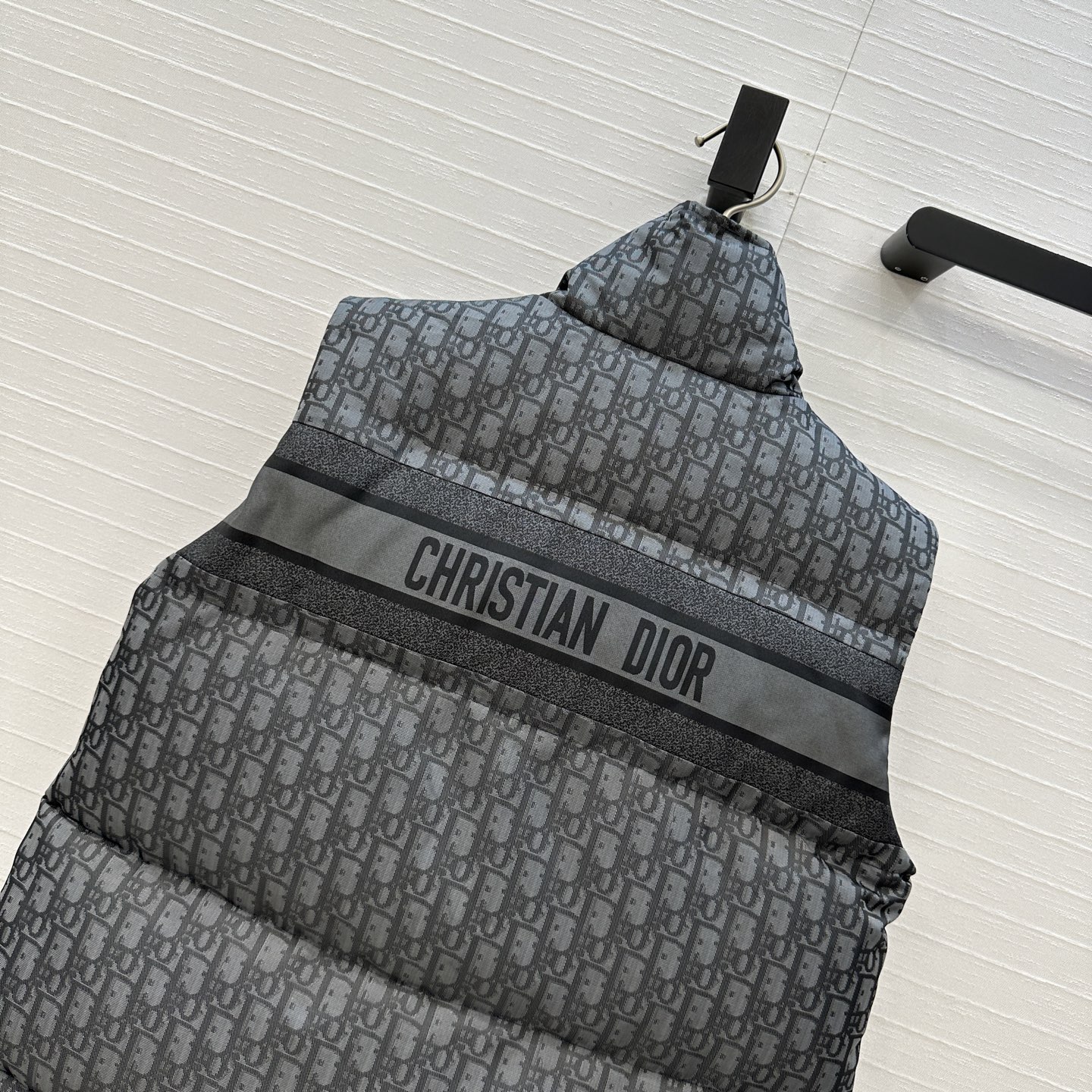 Bagsaaa D10r Oblique puffer vest black