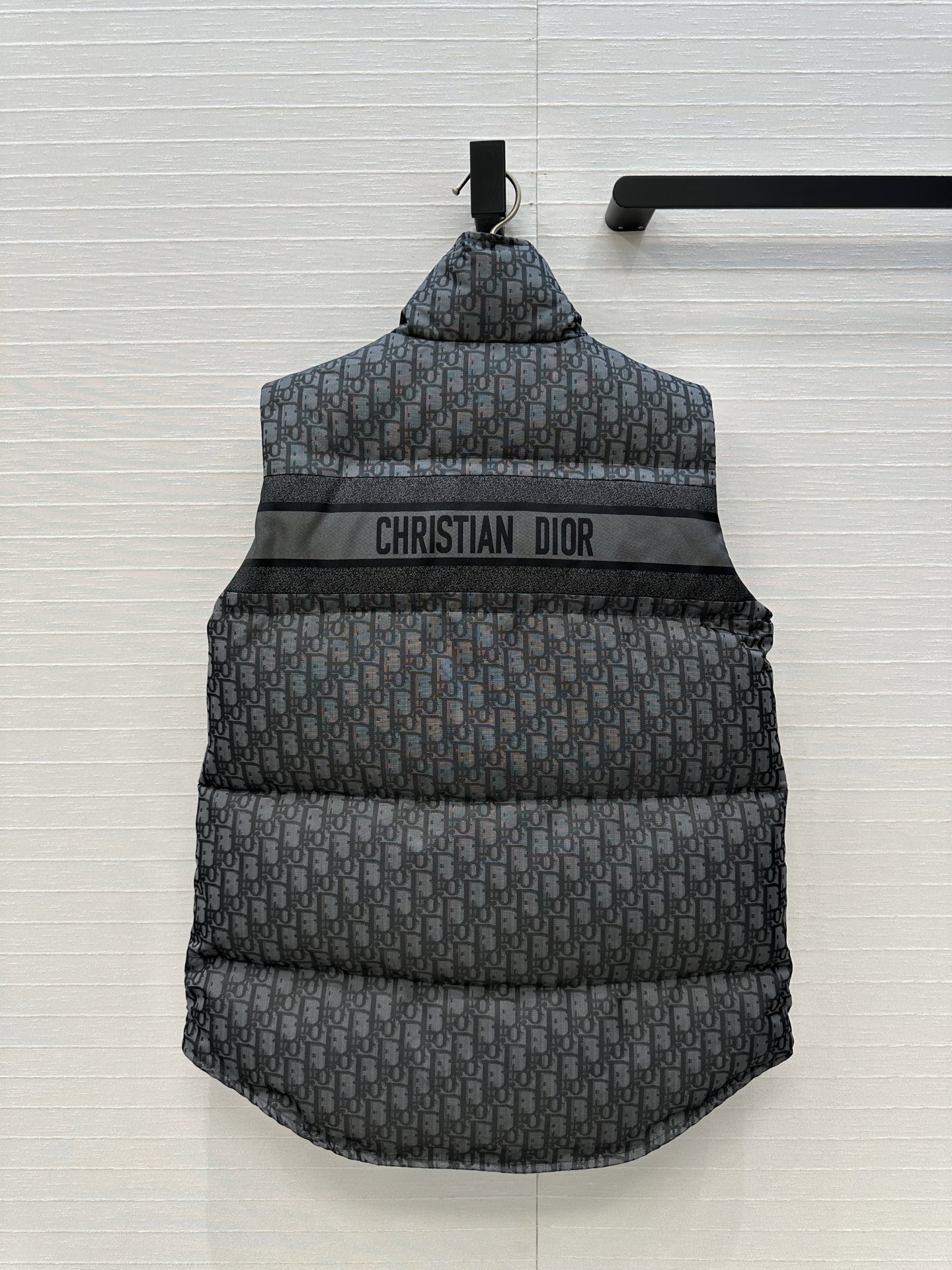 Bagsaaa D10r Oblique puffer vest black