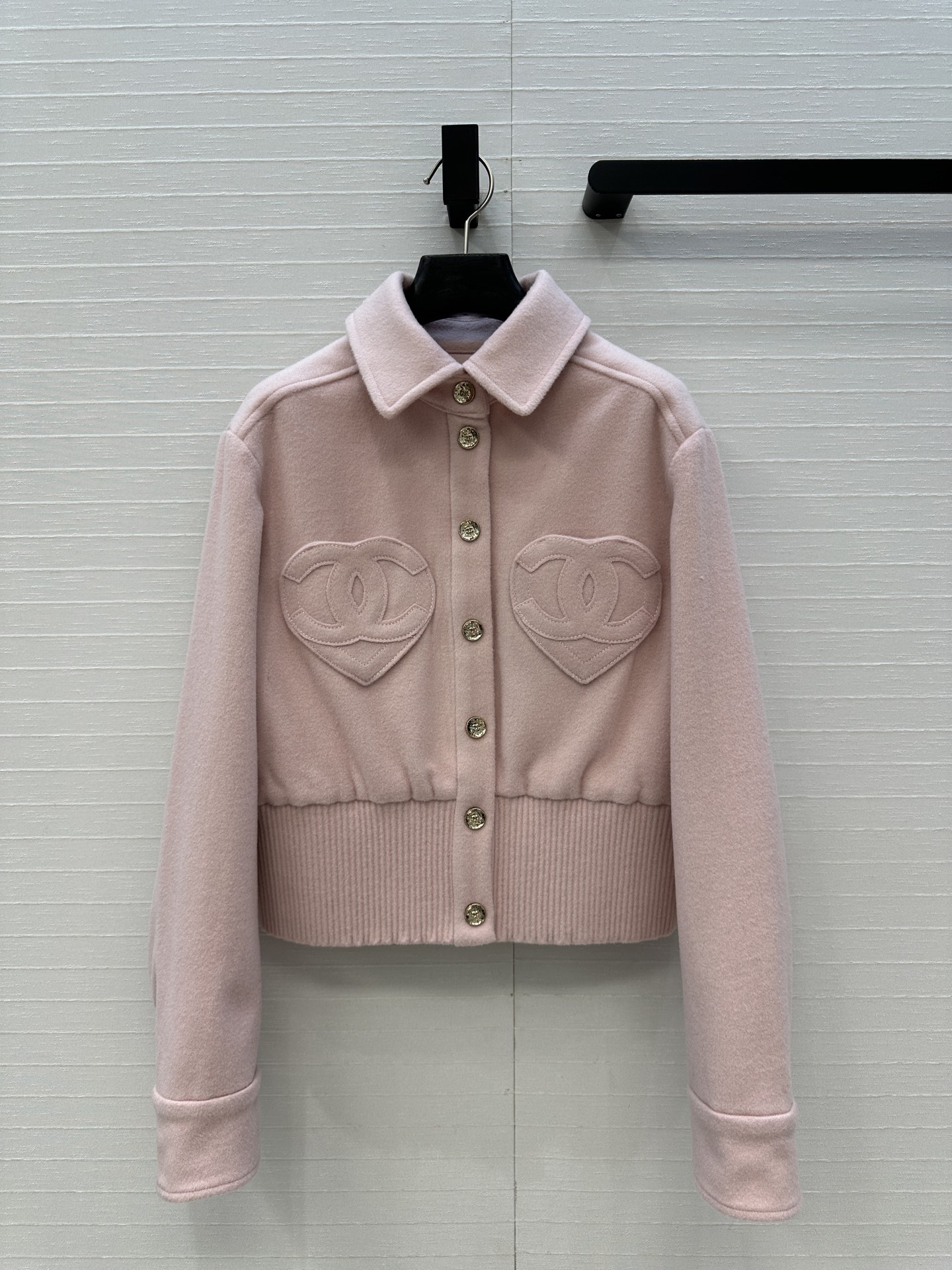 Bagsaaa Ch**el jacket with heart-shaped pockets pink