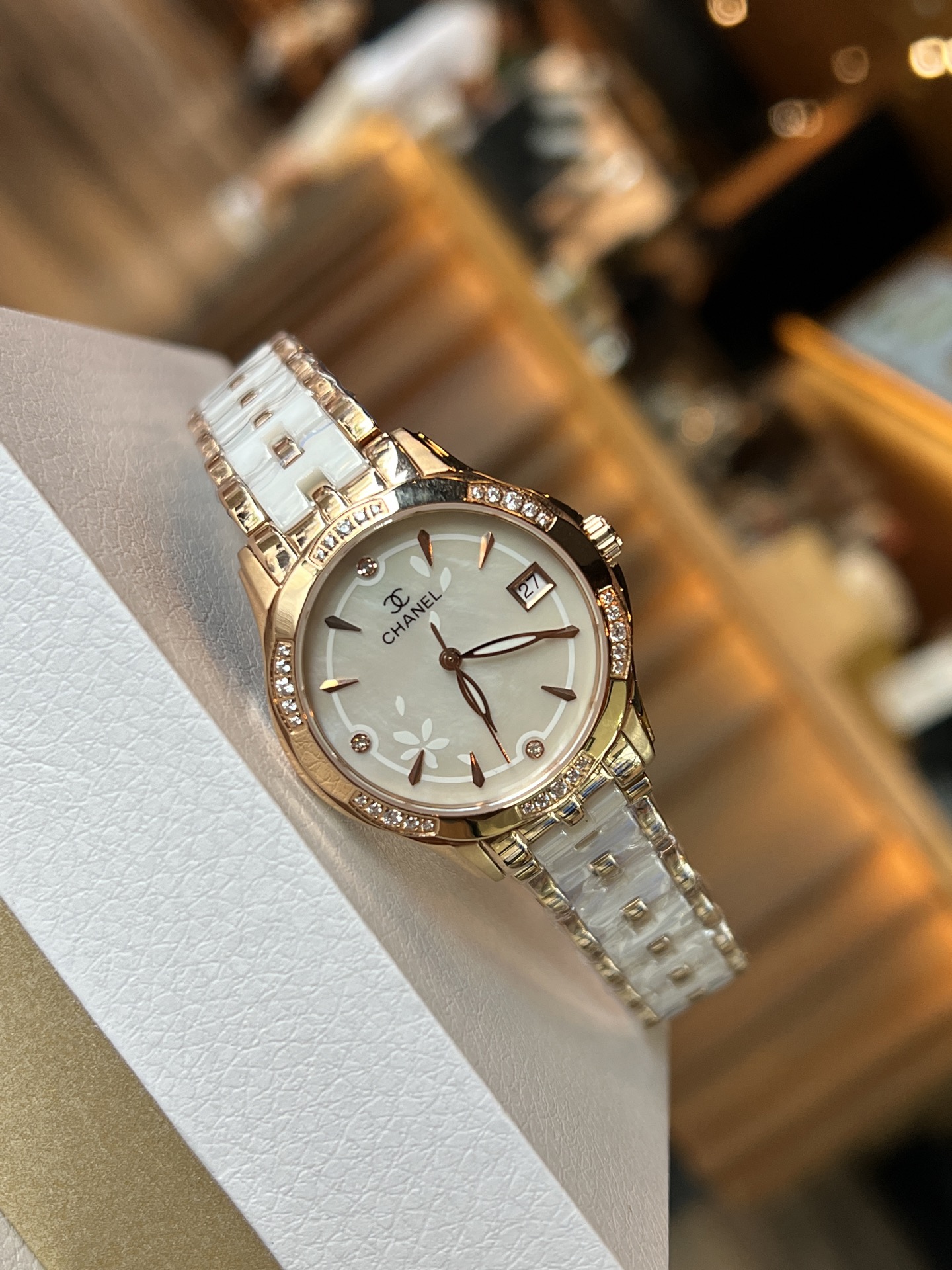 Bagsaaa Ch**el watch white ceramic