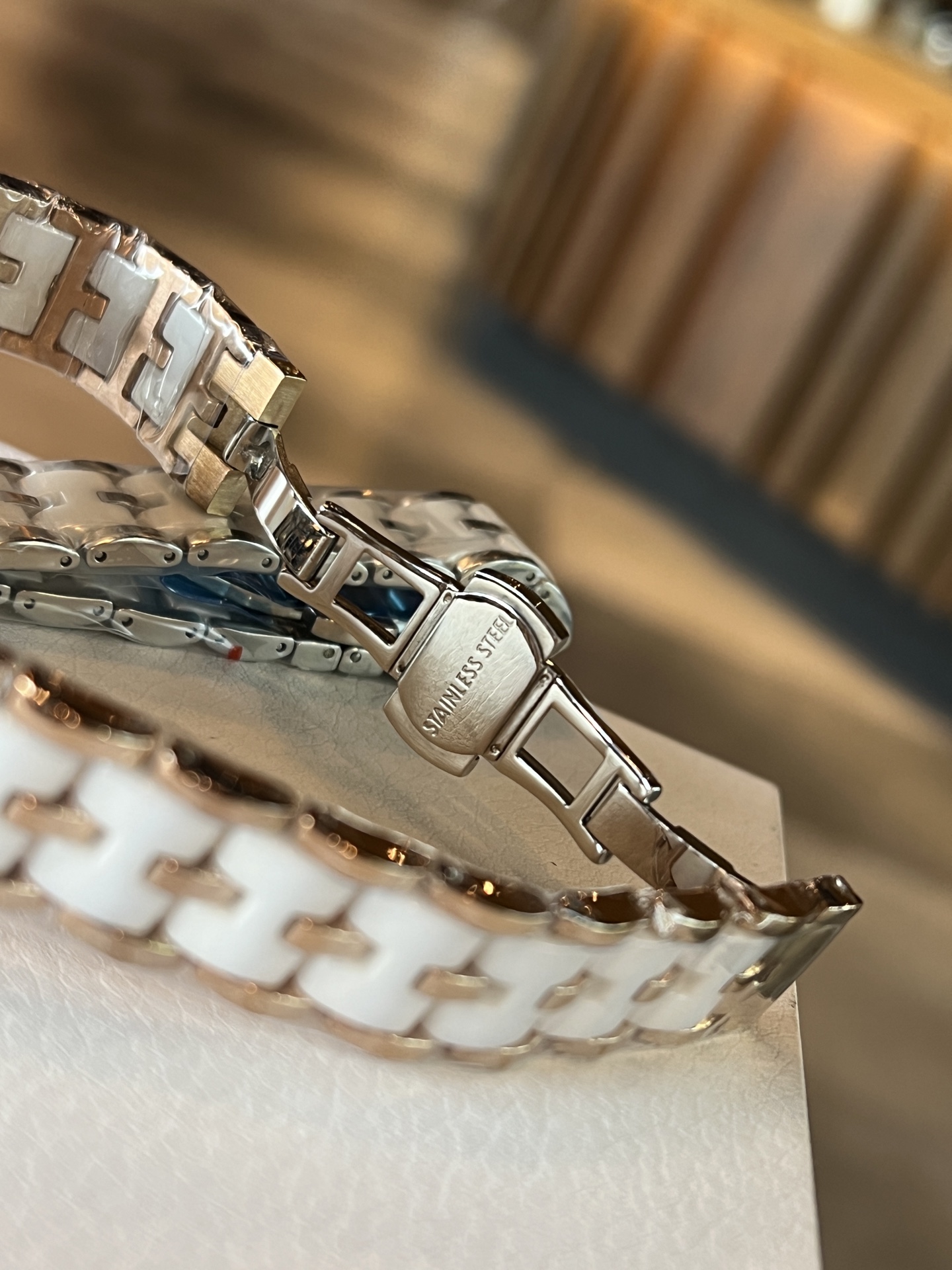 Bagsaaa Ch**el watch white ceramic